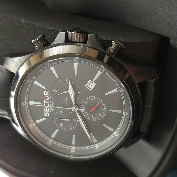 Sector men watch. New in its original box. Black leather band. - Picture 2 of 4